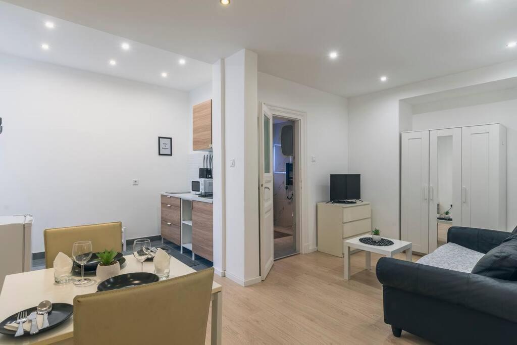 Huszonegy 2 - Center Location Ac Budapešť